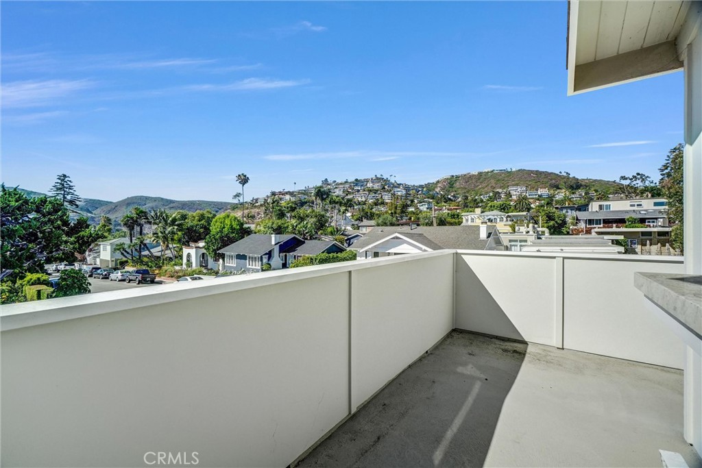 575 Through A Property Photo 31