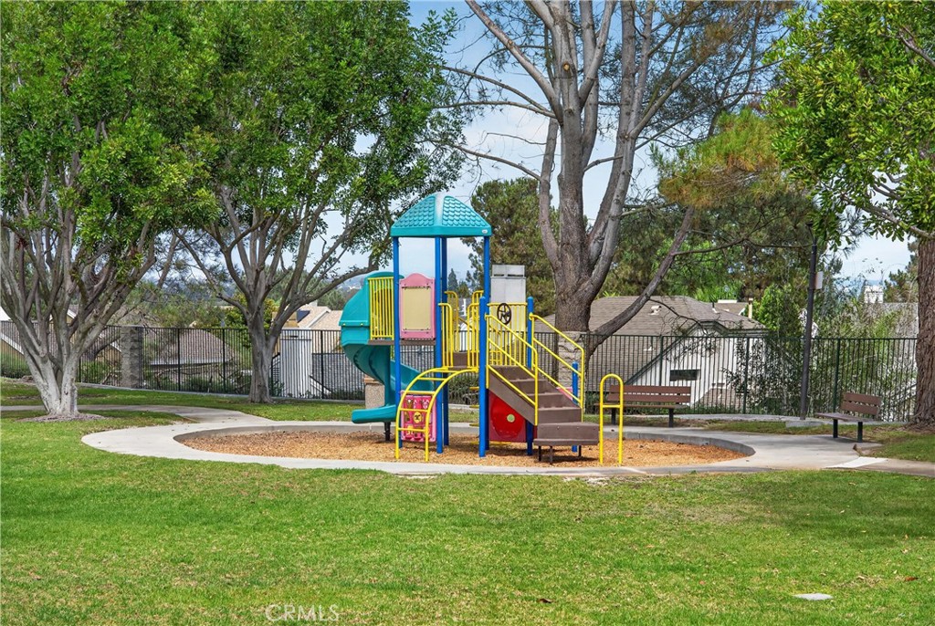 55 Sandalwood Property Photo 35
