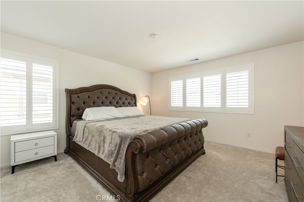 2512 Powell Property Photo 9