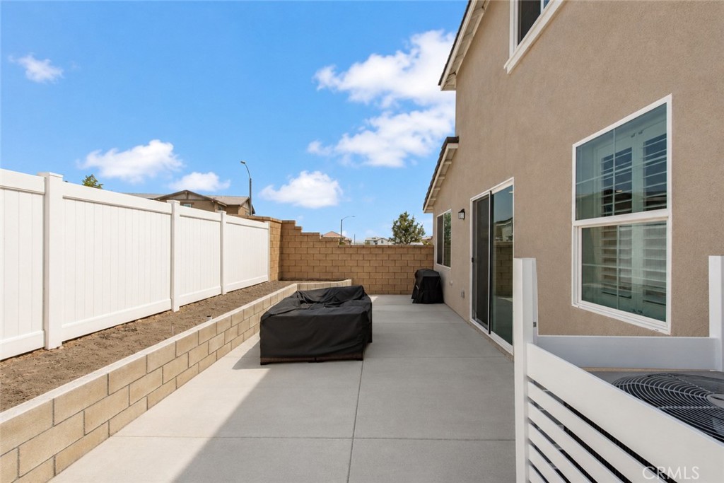 2512 Powell Property Photo 16