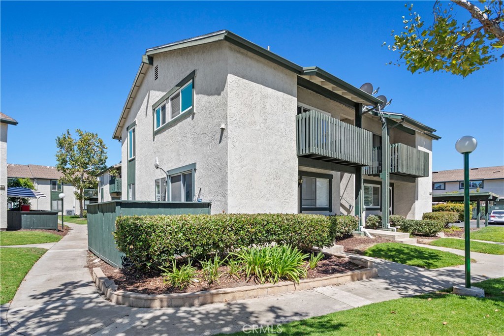 23232 Orange Av 2 Property Photo 2