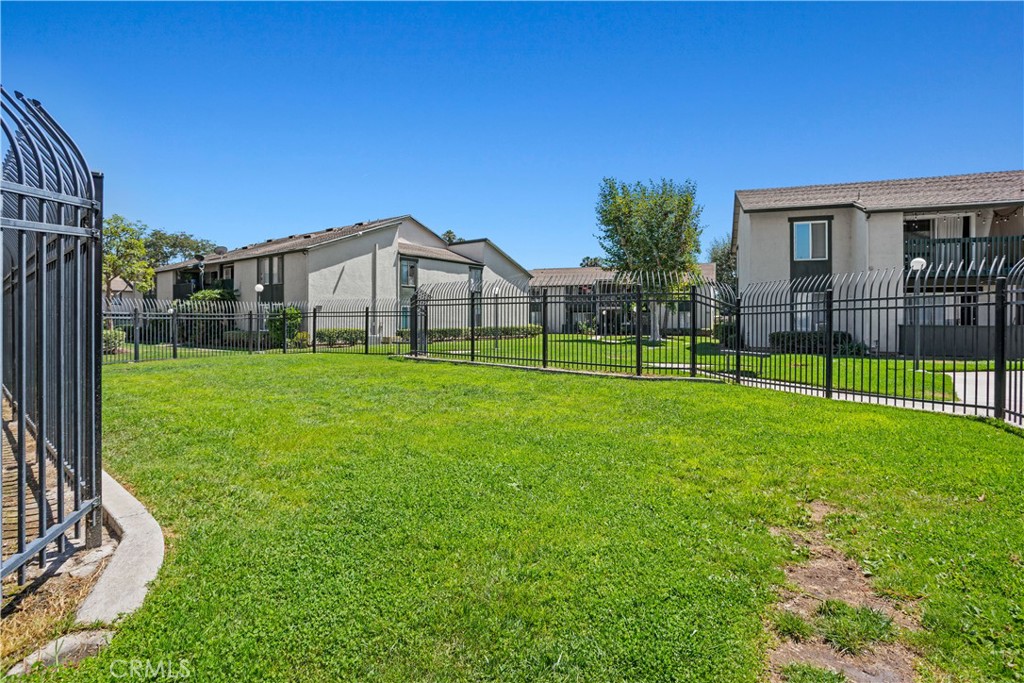 23232 Orange Av 2 Property Photo 25