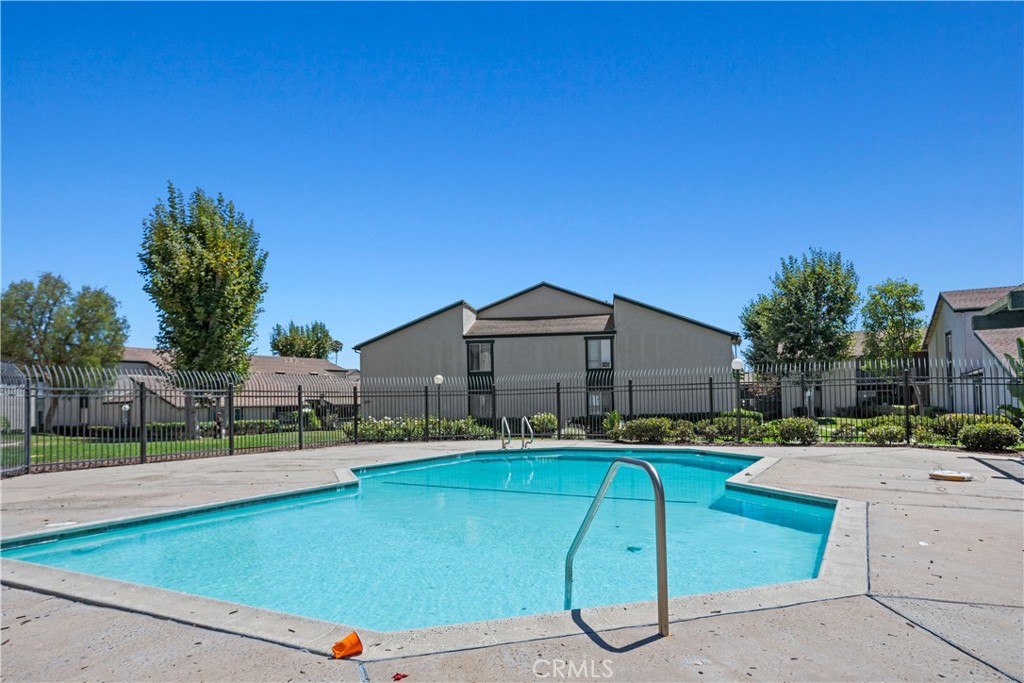 23232 Orange Av 2 Property Photo 27