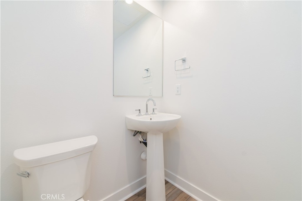 589 S Lyon St Property Photo 16