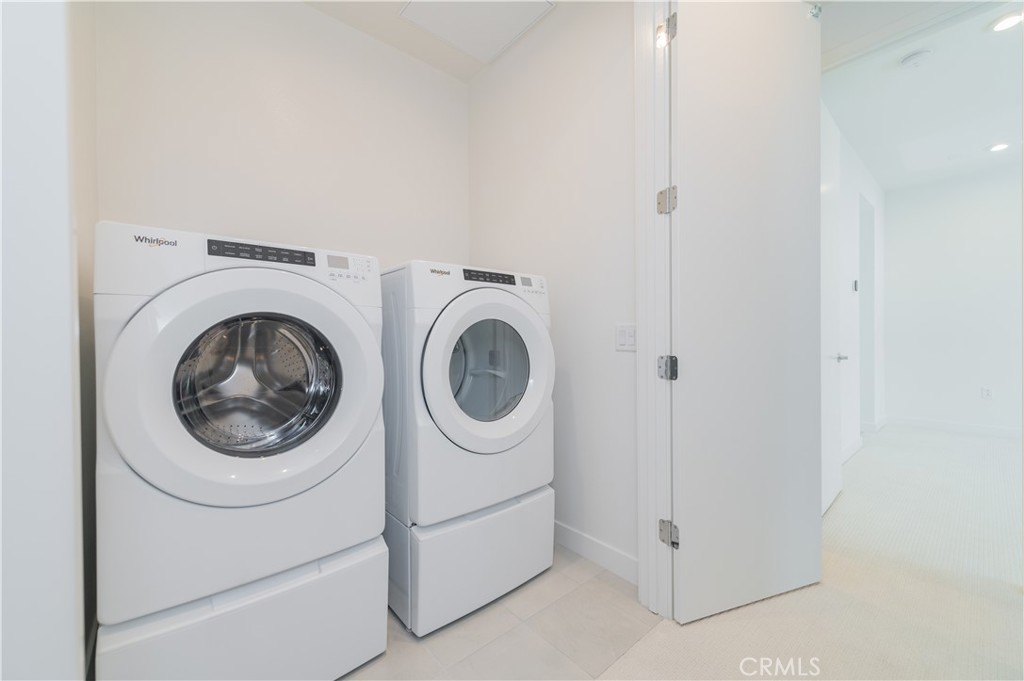 589 S Lyon St Property Photo 17