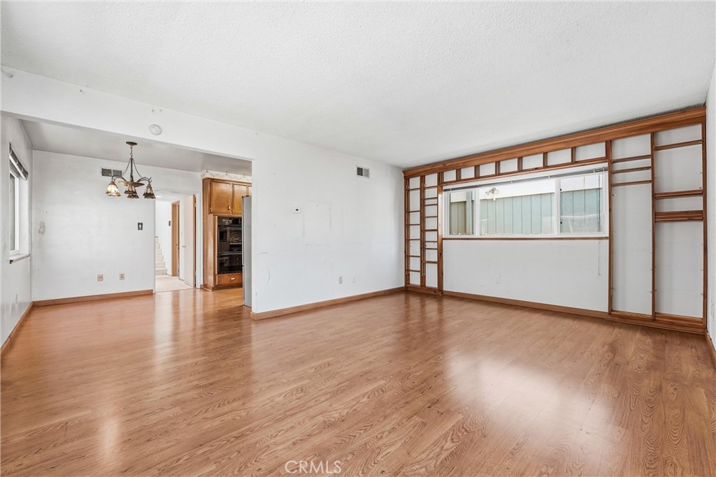 3209 S Pacific Avenue Property Photo 4