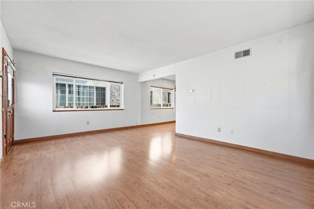 3209 S Pacific Avenue Property Photo 5