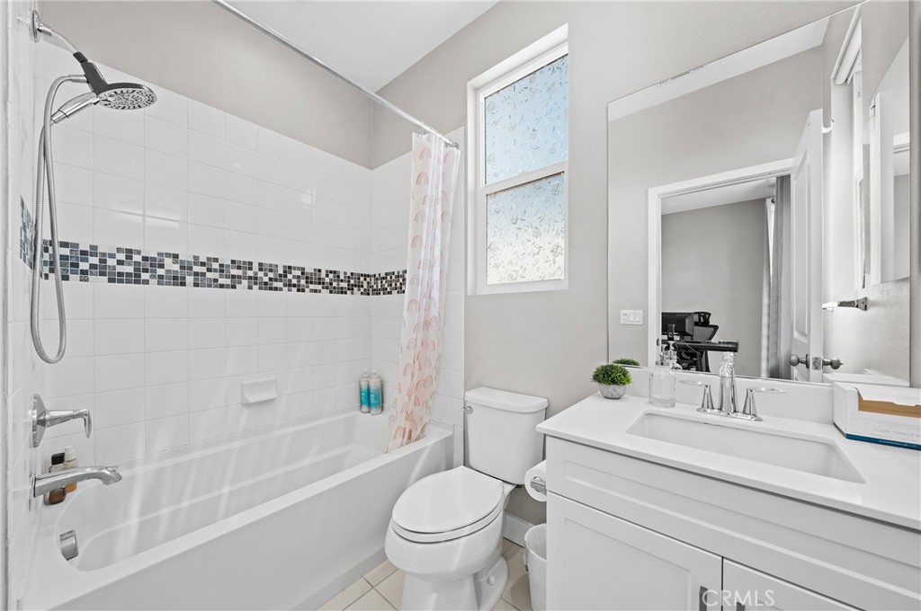 601 W Foothill Blvd 71 Property Photo 21