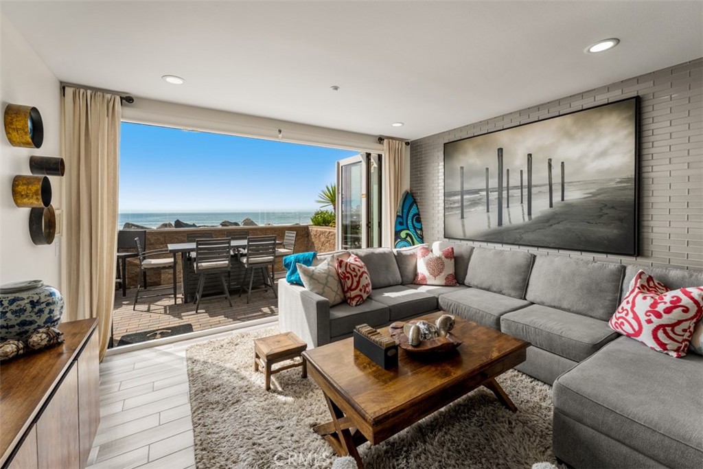 700 S The Strand 106 Property Photo 10