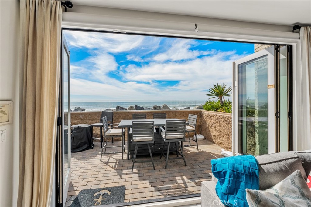 700 S The Strand 106 Property Photo 11