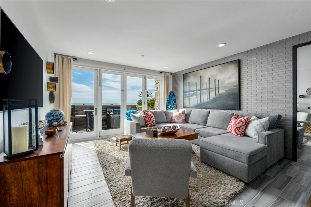 700 S The Strand 106 Property Photo 18