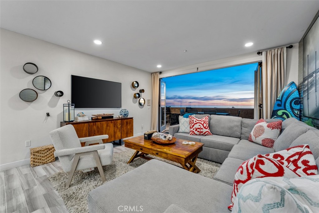 700 S The Strand 106 Property Photo 21