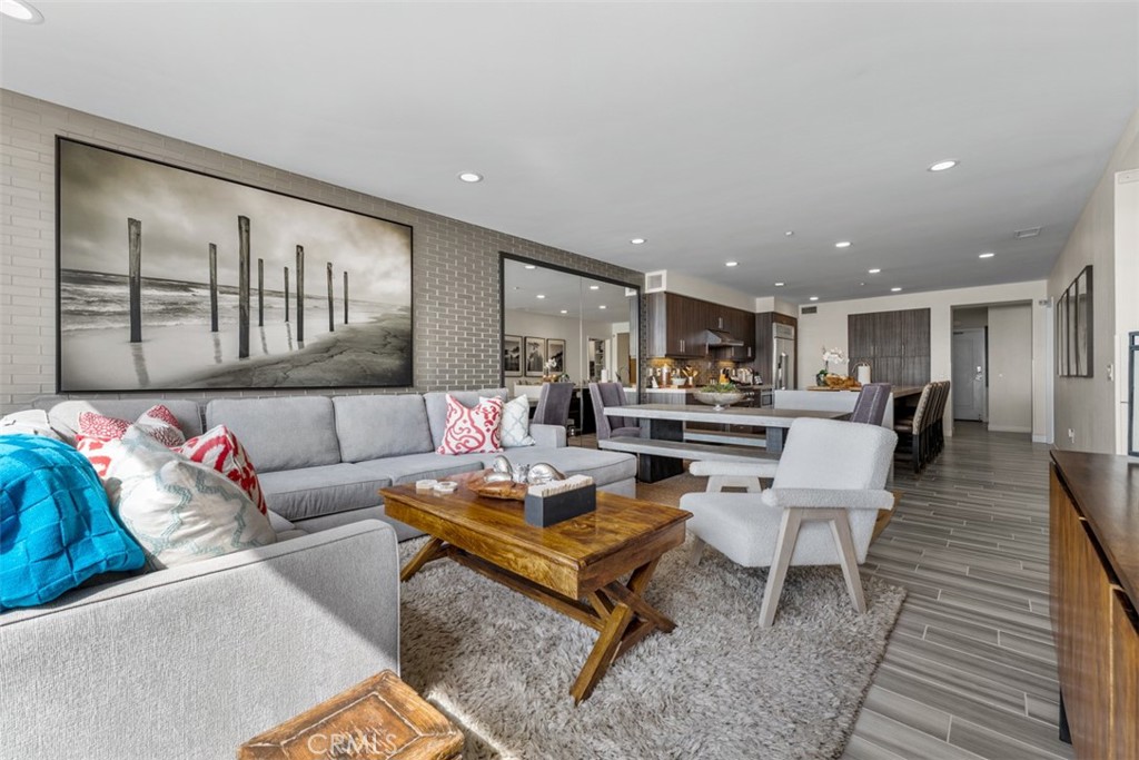 700 S The Strand 106 Property Photo 23