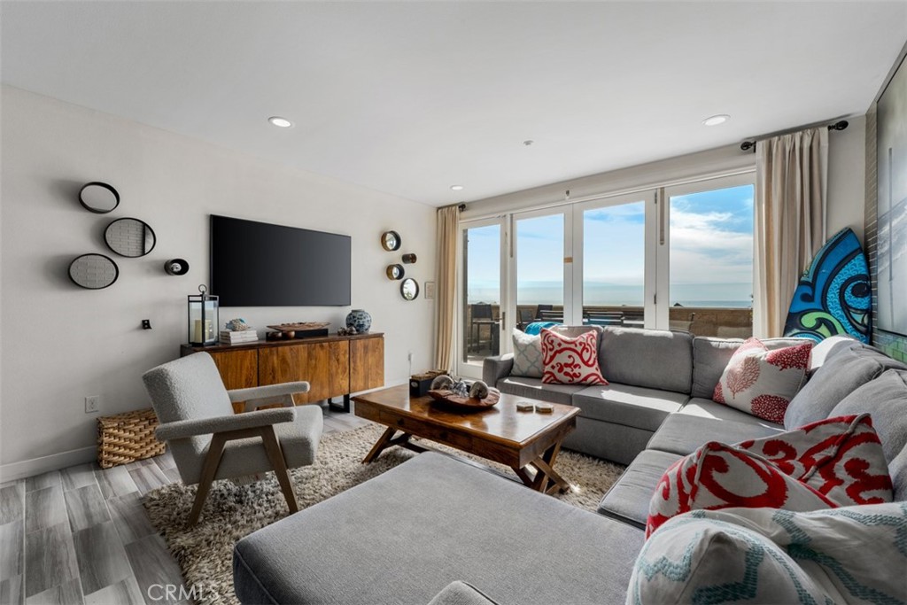 700 S The Strand 106 Property Photo 24