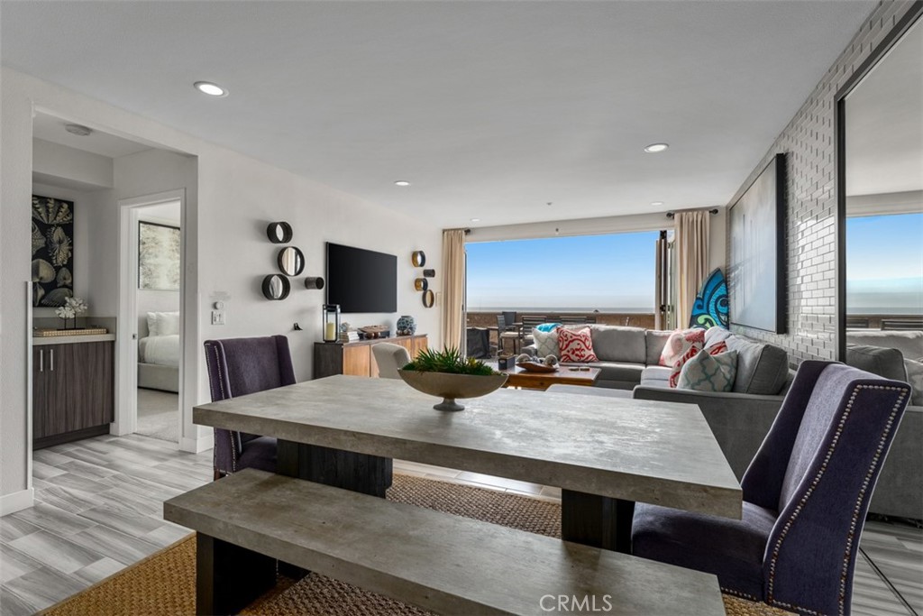 700 S The Strand 106 Property Photo 28