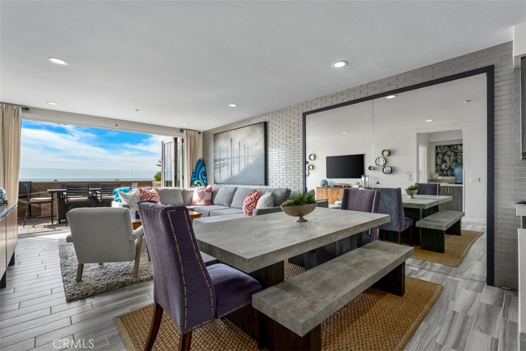 700 S The Strand 106 Property Photo 29