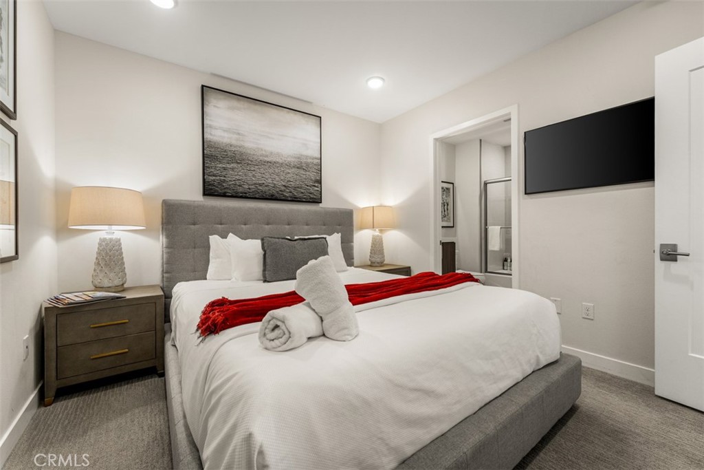 700 S The Strand 106 Property Photo 37