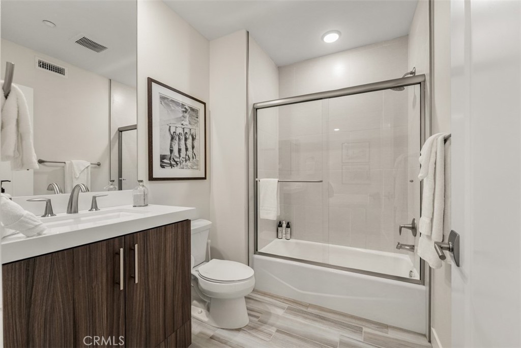 700 S The Strand 106 Property Photo 38