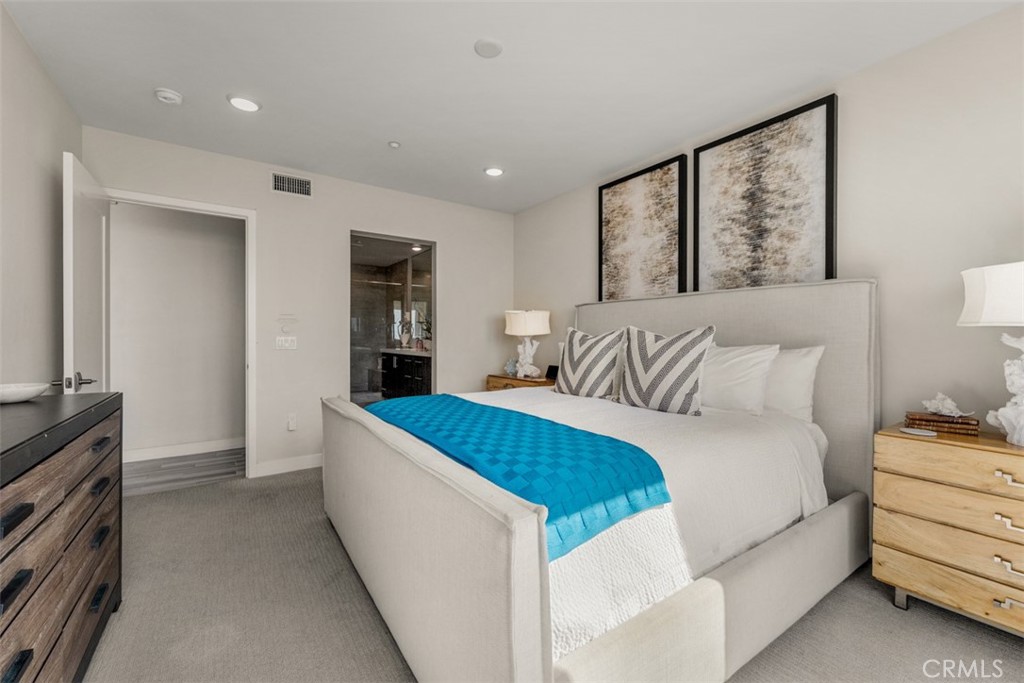 700 S The Strand 106 Property Photo 44