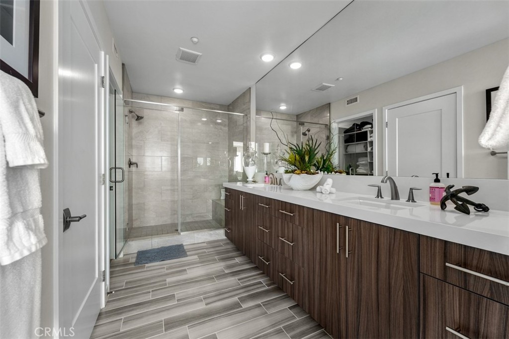 700 S The Strand 106 Property Photo 47