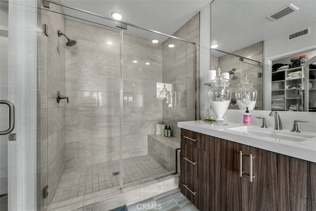700 S The Strand 106 Property Photo 48