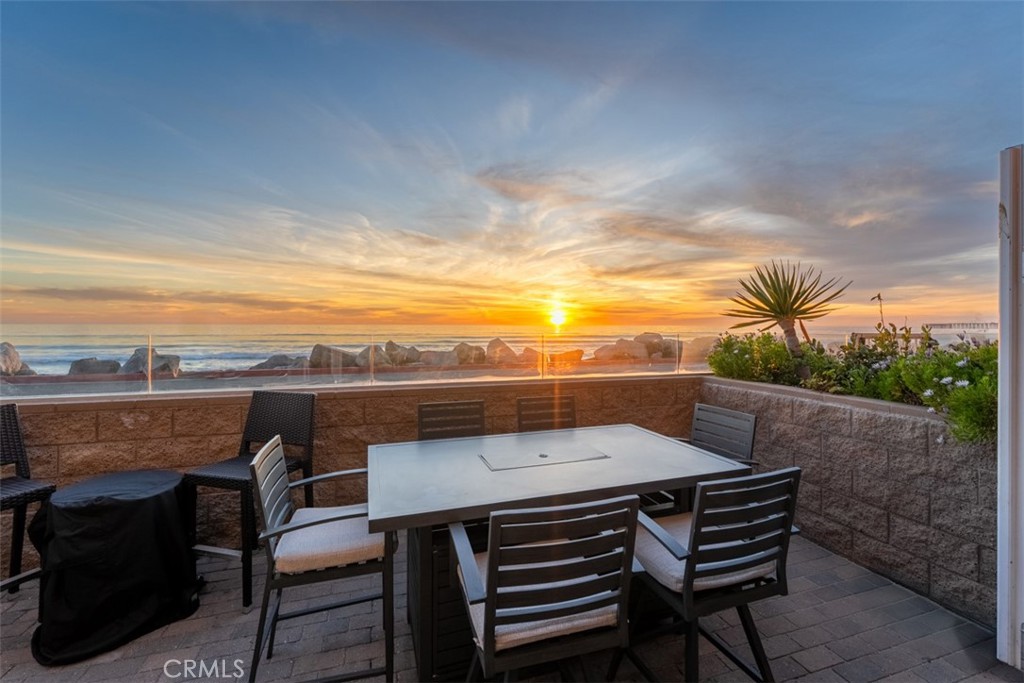 700 S The Strand 106 Property Photo 50