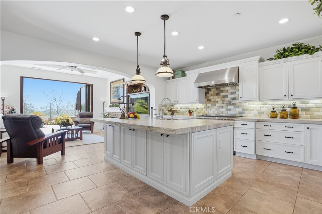 21 Via Jubilar Property Photo 11