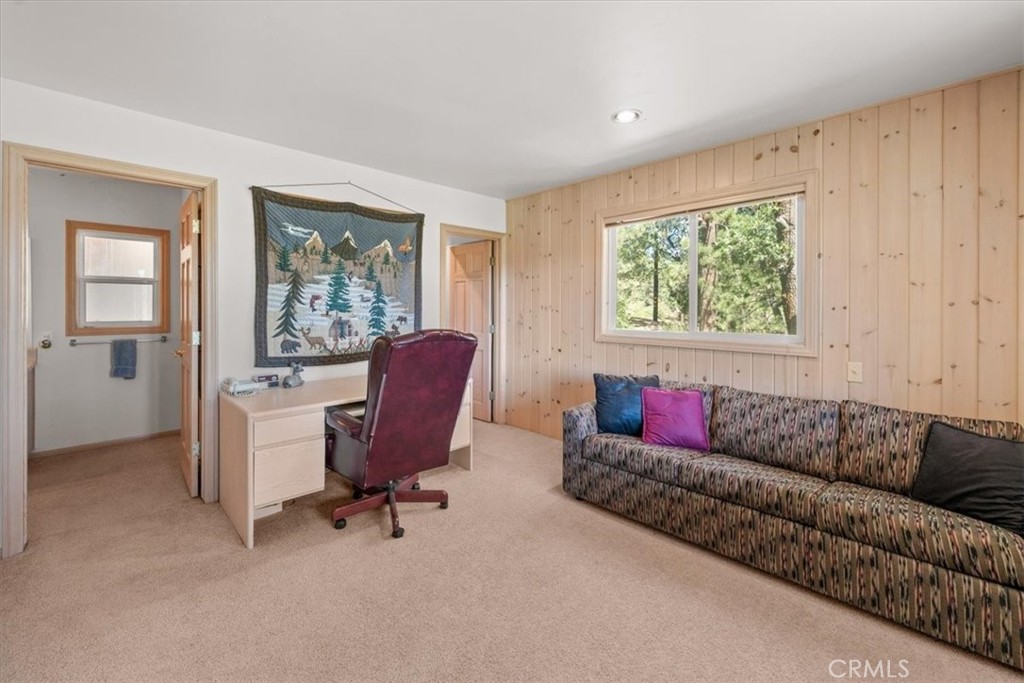 530 Villa Grove Property Photo 10