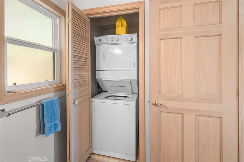 530 Villa Grove Property Photo 14