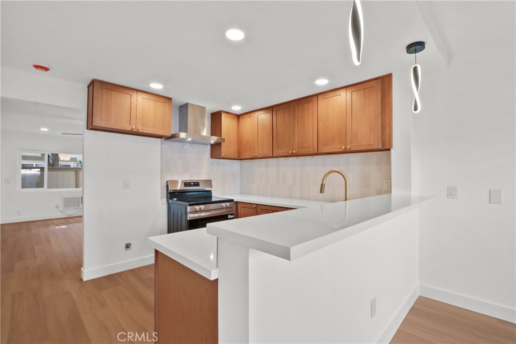 655 W 6th A Property Photo 1