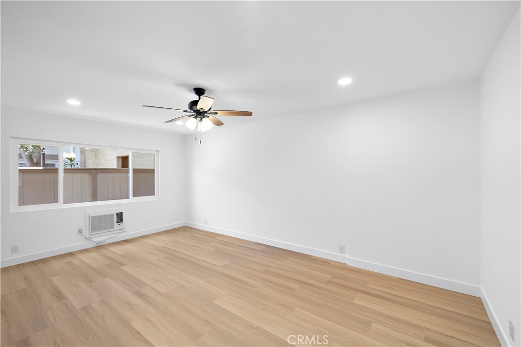 655 W 6th A Property Photo 7