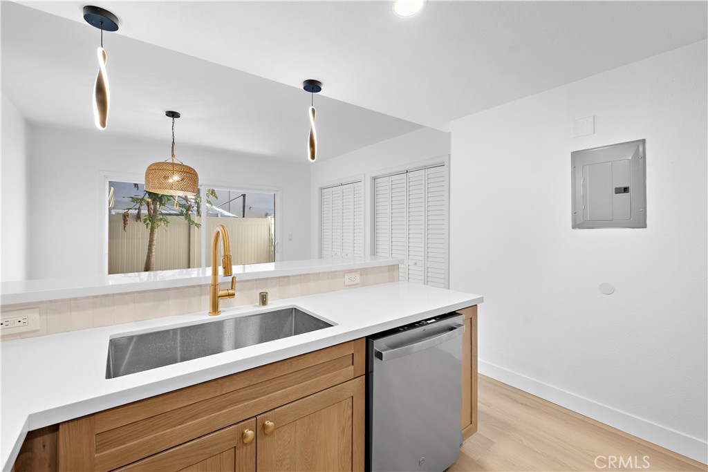 655 W 6th A Property Photo 10