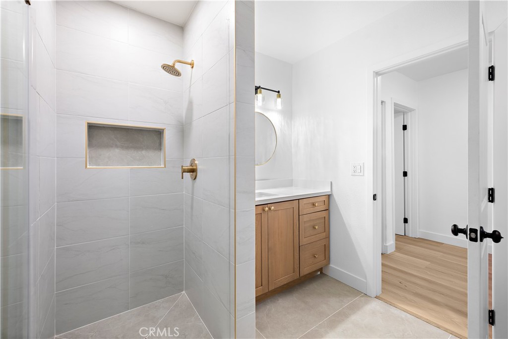 655 W 6th A Property Photo 20