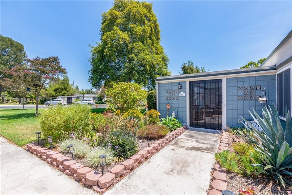 534 Via Estrada B Property Photo 1