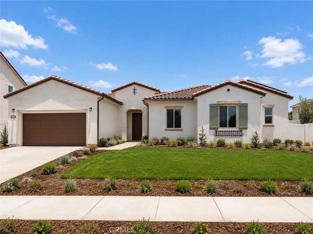 1438 E Highland Avenue Property Photo 1