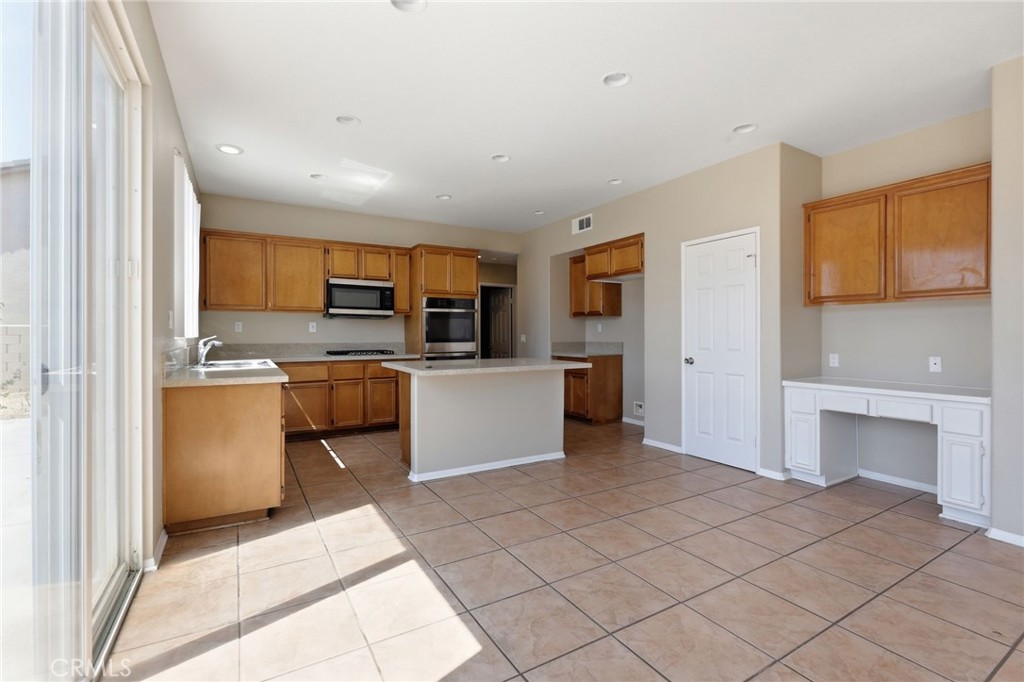 42251 Westminster Property Photo 16