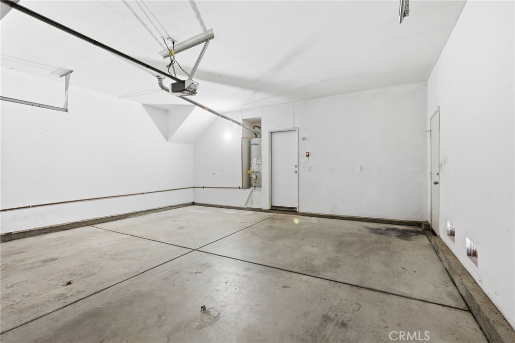 42251 Westminster Property Photo 37