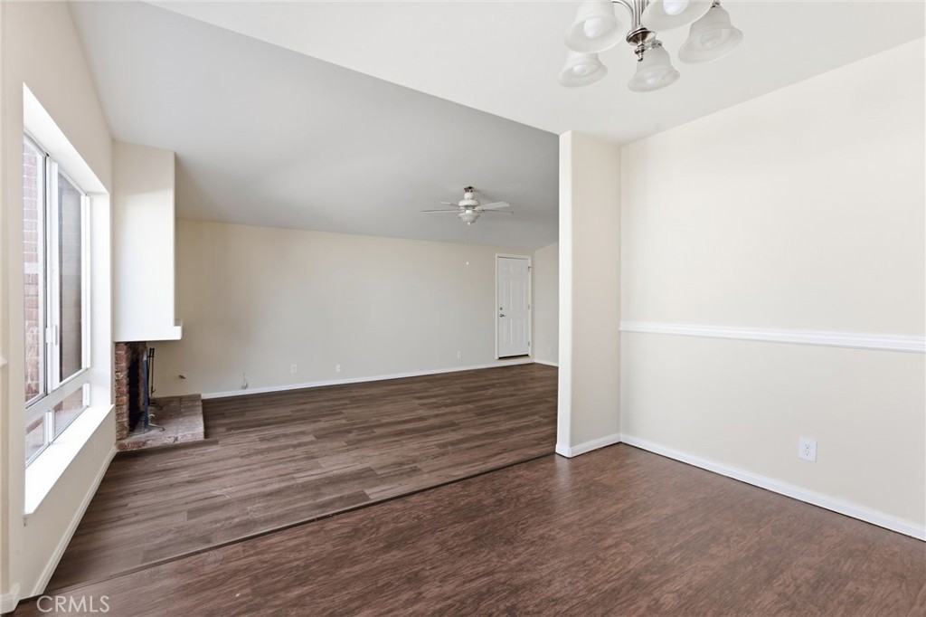 2928 Hilldale Property Photo 7