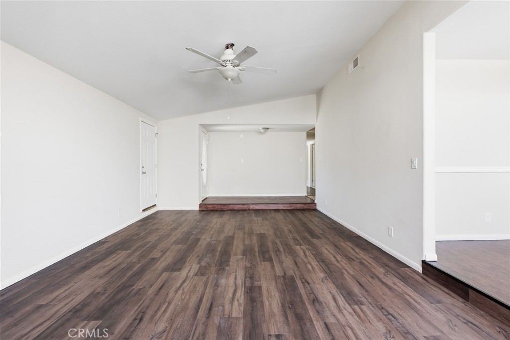 2928 Hilldale Property Photo 8