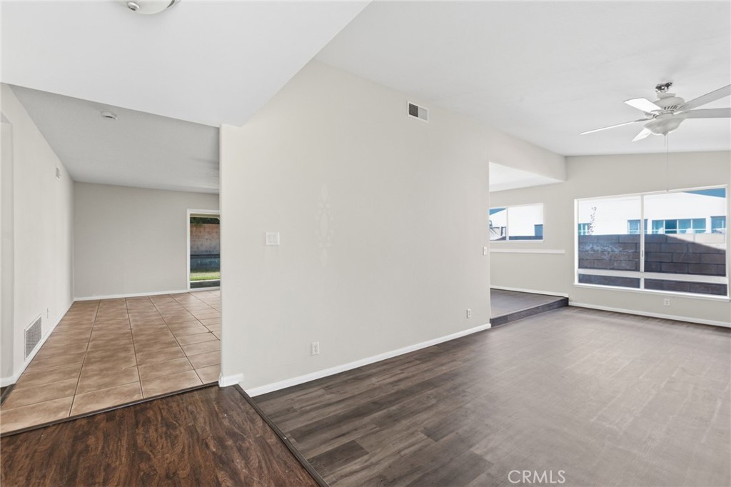 2928 Hilldale Property Photo 11