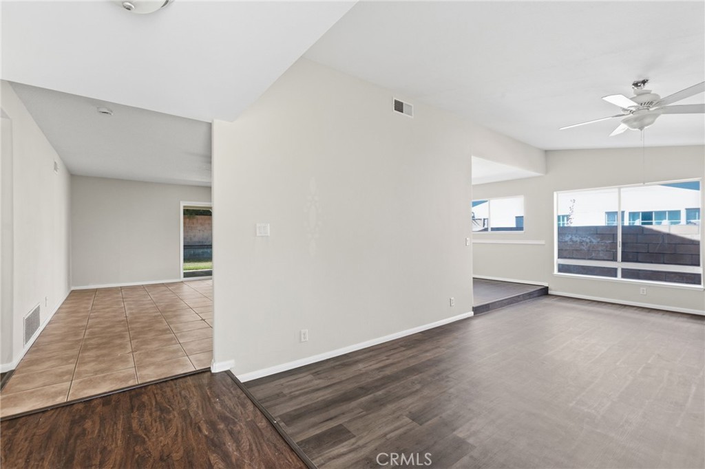 2928 Hilldale Property Photo 11