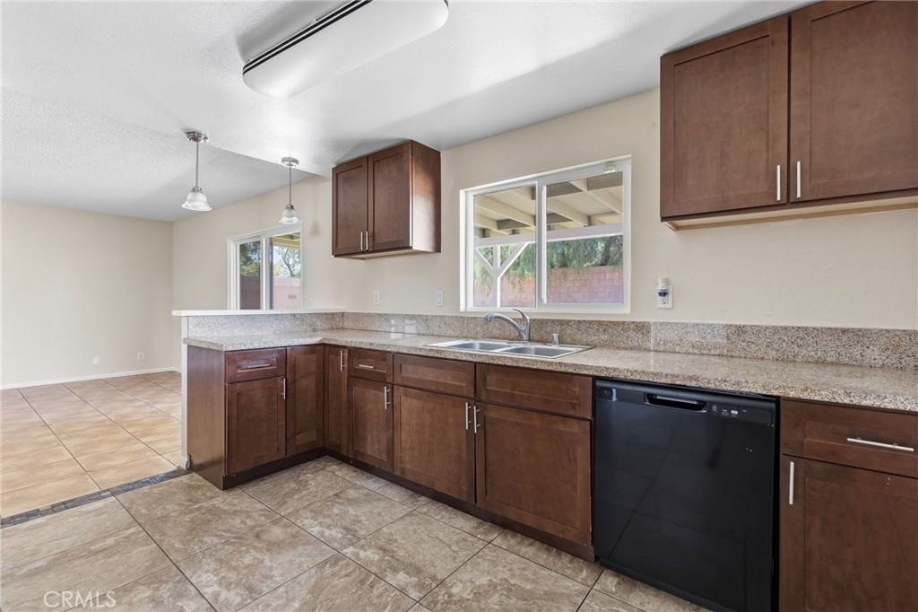 2928 Hilldale Property Photo 16