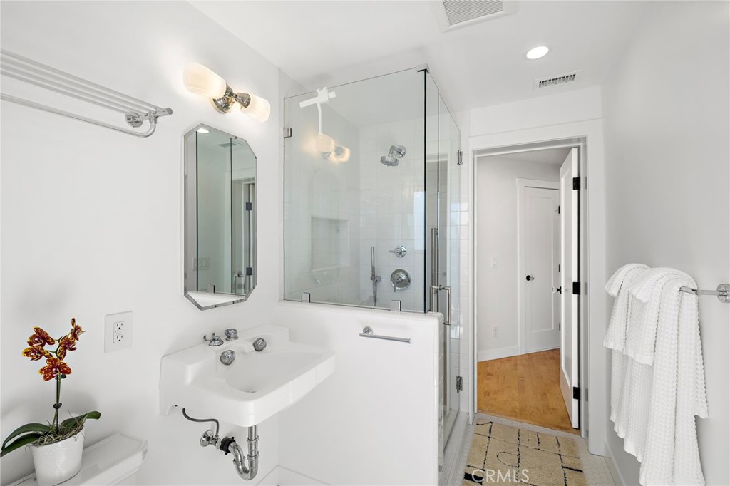 690 Cuprien Property Photo 23