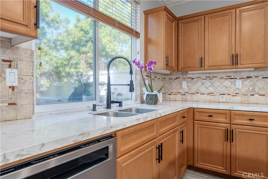 18571 Amalia Lane Property Photo 8