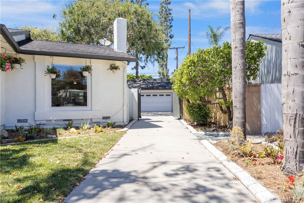 6813 E Los Santos Property Photo 22