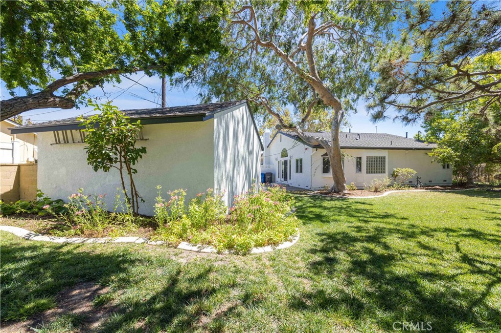 6813 E Los Santos Property Photo 27