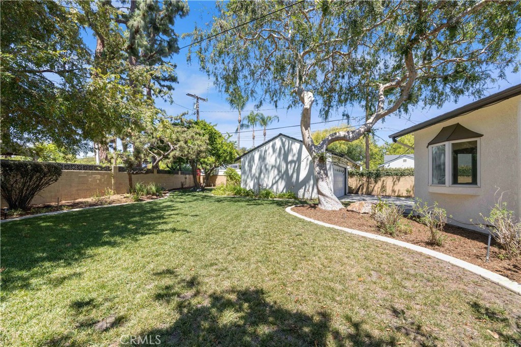 6813 E Los Santos Property Photo 33