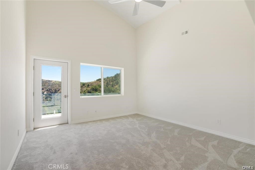 2411 N Topanga Canyon Boulevard Property Photo 11