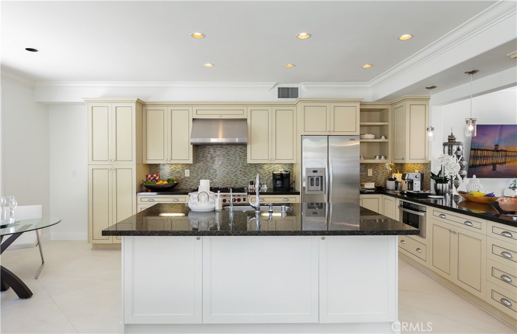 7 Lyon Property Photo 9