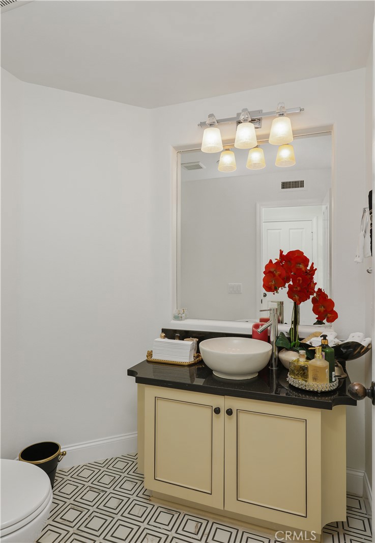 7 Lyon Property Photo 12